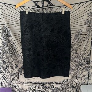 Elegant Black Patterned Pencil Skirt